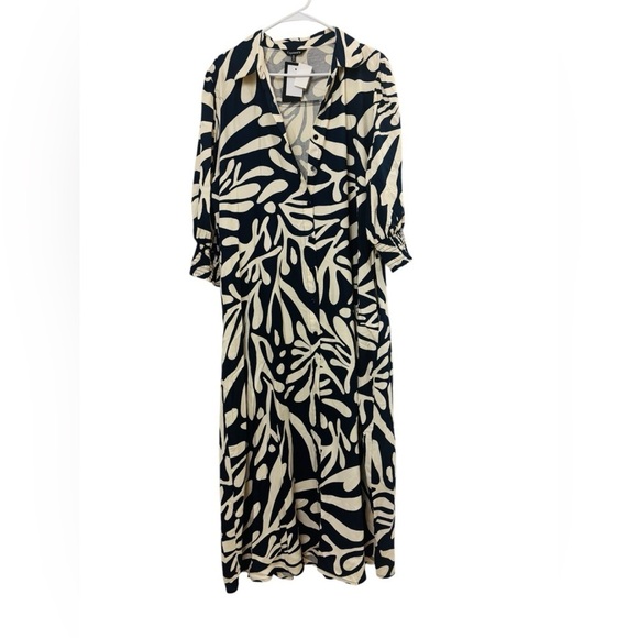 Dresses & Skirts - Cassie’s Elegant White Navy Dress Size 1X